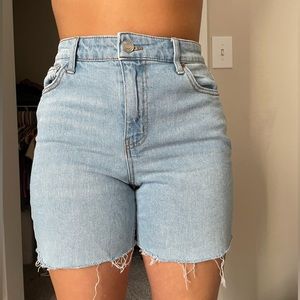 Light wash wild fable size 8 jean shorts